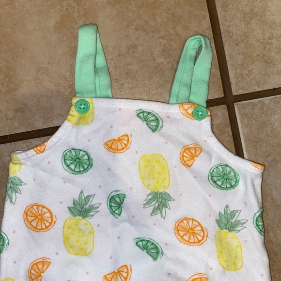 Fruit print romper 6-9 months - Picture 3 of 6